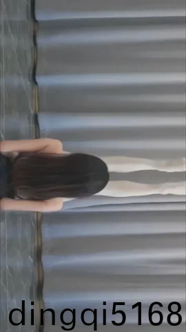 日双胞胎一个紧一个松