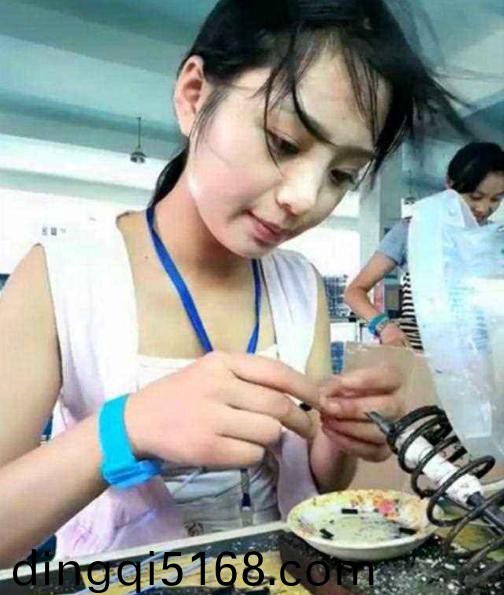 国产美女久久精品香蕉中国
